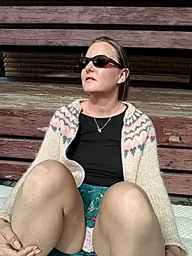 SwedishJennifer online show from May 4, 2026, 12:30 pm