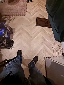 realeasy1 online show from October 9, 2025, 7:58 pm