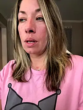 Snapshot of _NinaLuvSins_ chatting on September 29, 2025, 10:37 pm  NinaLuvSins  online show from September 29, 2025, 10:37 pm