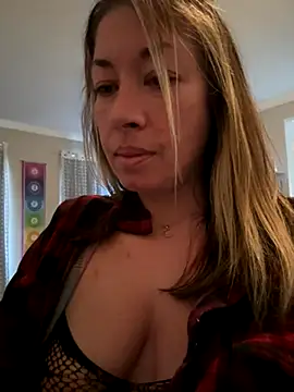 Snapshot of _NinaLuvSins_ chatting on October 8, 2025, 3:35 pm  NinaLuvSins  online show from October 8, 2025, 3:35 pm