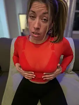 Snapshot of _NinaLuvSins_ chatting on April 21, 2026, 1:42 am NinaLuvSins online show from April 21, 2026, 1:42 am