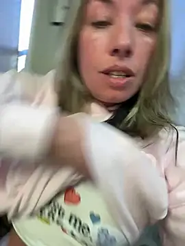 Snapshot of _NinaLuvSins_ chatting on March 28, 2026, 1:34 pm NinaLuvSins online show from March 28, 2026, 1:34 pm