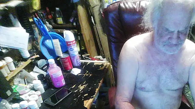 Snapshot of russtee chatting on January 9, 2026, 8:05 pm russtee online show from January 9, 2026, 8:05 pm