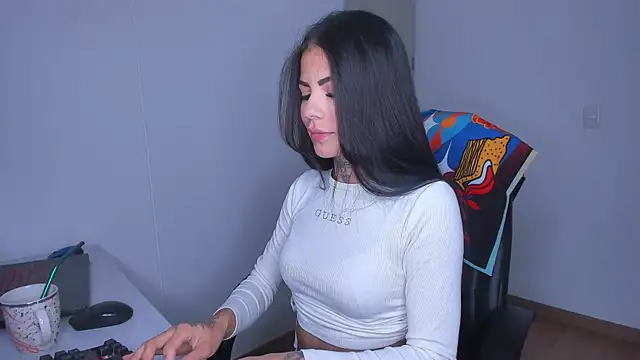 Snapshot of Lisegg_ chatting on February 13, 2026, 10:37 am Lisegg online show from February 13, 2026, 10:37 am