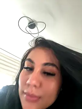 adrianalobo online show from October 26, 2025, 9:48 pm