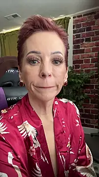 Snapshot of RubyLynne chatting on April 4, 2026, 8:59 pm RubyLynne online show from April 4, 2026, 8:59 pm