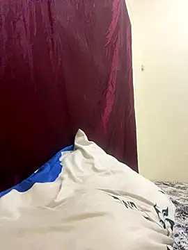  FoxyFlair online show from December 3, 2025, 1:21 pm