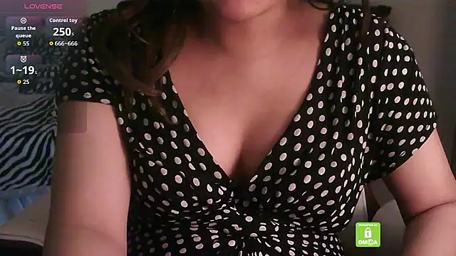 Snapshot of bxdgirlhr chatting on April 4, 2026, 8:37 pm bxdgirlhr online show from April 4, 2026, 8:37 pm