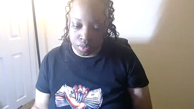 Sexymona1218 online show from June 16, 2026, 5:07 am