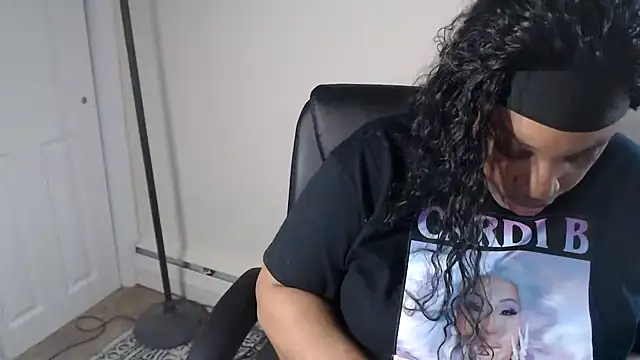 Sexymona1218 online show from June 5, 2026, 8:47 pm