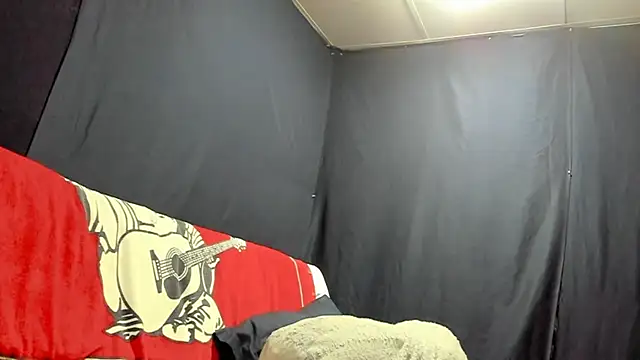 iBreakHeartz online show from December 6, 2024, 10:02 pm