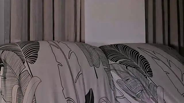 Snapshot of DeesseLuxure chatting on March 22, 2026, 4:38 am DeesseLuxure online show from March 22, 2026, 4:38 am