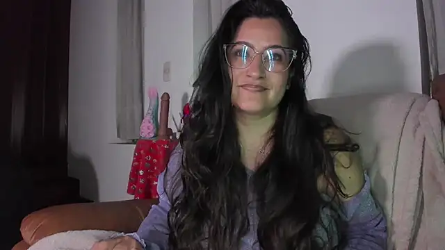 Snapshot of DeesseLuxure chatting on November 12, 2025, 3:21 am DeesseLuxure online show from November 12, 2025, 3:21 am