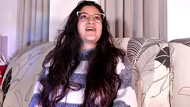 Snapshot of DeesseLuxure chatting on March 11, 2026, 4:39 am DeesseLuxure online show from March 11, 2026, 4:39 am