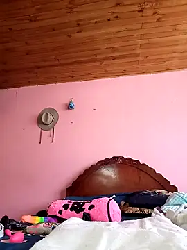 Snapshot of Yeka_Montes chatting on January 18, 2025, 8:09 pm Yeka Montes online show from January 18, 2025, 8:09 pm