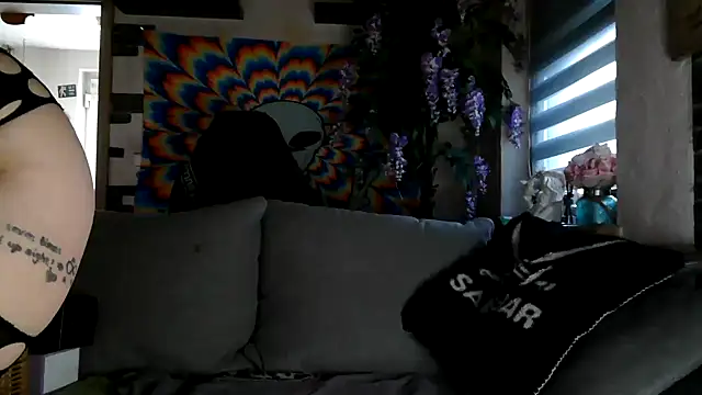 RoxxyInk online show from November 11, 2025, 10:54 am