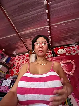 sweetieme online show from March 29, 2026, 1:51 am