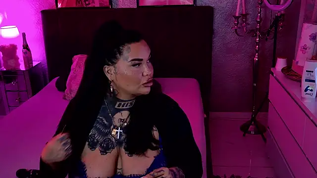 Snapshot of _MelinaCurves_ chatting on March 2, 2025, 9:19 pm MelinaCurves online show from March 2, 2025, 9:19 pm