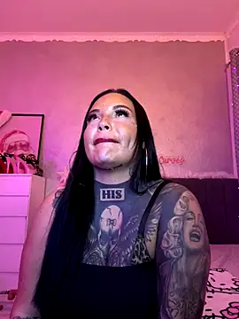 Snapshot of _MelinaCurves_ chatting on December 22, 2025, 9:26 pm MelinaCurves online show from December 22, 2025, 9:26 pm