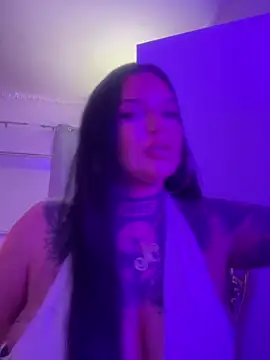 Snapshot of _MelinaCurves_ chatting on November 9, 2025, 10:14 pm MelinaCurves online show from November 9, 2025, 10:14 pm