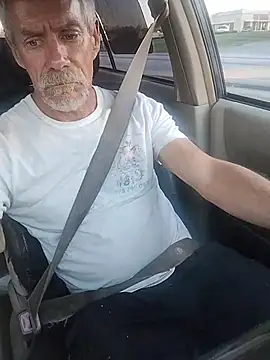 Biknight online show from April 7, 2026, 11:06 pm