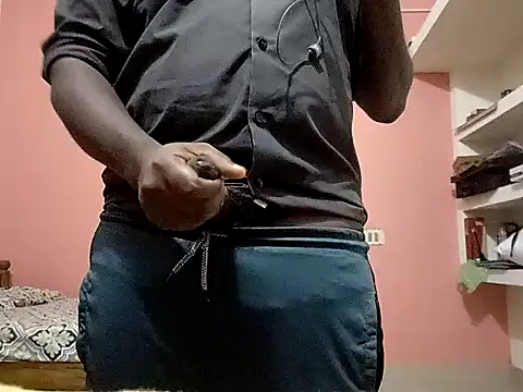 Snapshot of Aneesh007m chatting on October 30, 2025, 6:05 pm Aneesh007m online show from October 30, 2025, 6:05 pm