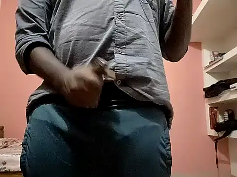 Snapshot of Aneesh007m chatting on November 22, 2025, 5:45 pm Aneesh007m online show from November 22, 2025, 5:45 pm