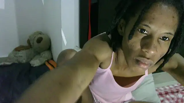 Snapshot of africa_deluxe chatting on February 15, 2025, 9:38 am africa deluxe online show from February 15, 2025, 9:38 am