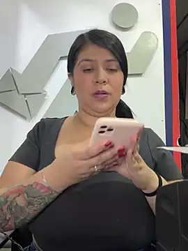 Snapshot of emilyjohanson chatting on January 22, 2025, 3:40 pm emilyjohanson online show from January 22, 2025, 3:40 pm