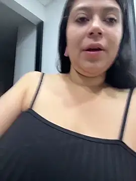 emilyjohanson online show from April 23, 2026, 6:31 pm