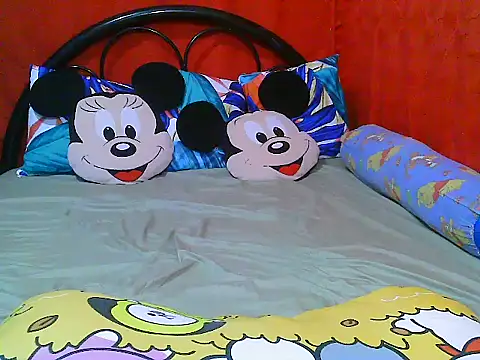 Snapshot of xsweetlips69x chatting on February 22, 2025, 1:46 pm xsweetlips69x online show from February 22, 2025, 1:46 pm