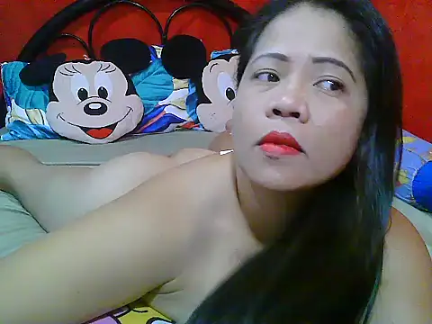 Snapshot of xsweetlips69x chatting on February 23, 2025, 3:40 pm xsweetlips69x online show from February 23, 2025, 3:40 pm