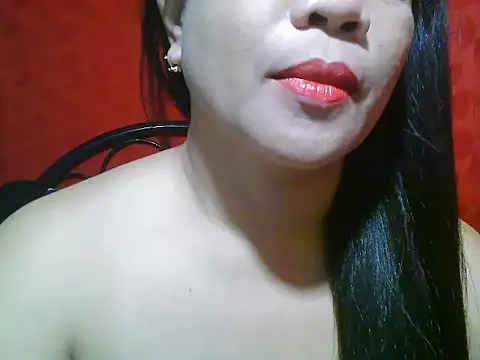 Snapshot of xsweetlips69x chatting on March 7, 2025, 5:28 pm xsweetlips69x online show from March 7, 2025, 5:28 pm