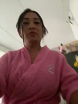 Afroditahott online show from April 5, 2026, 7:20 pm