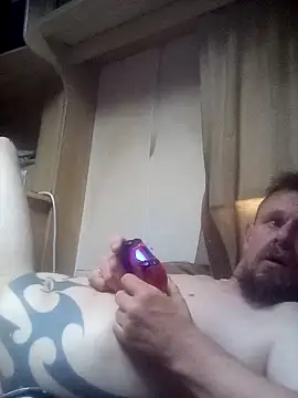 Snapshot of Skody31 chatting on January 7, 2025, 11:45 pm Skody31 online show from January 7, 2025, 11:45 pm