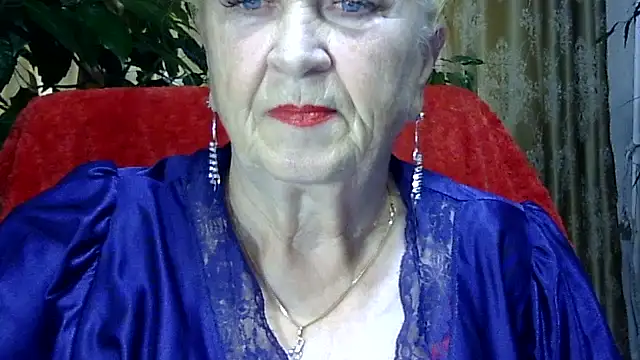 Emma52610 online show from November 12, 2025, 12:31 pm