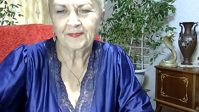 Emma52610 online show from January 30, 2025, 12:16 pm