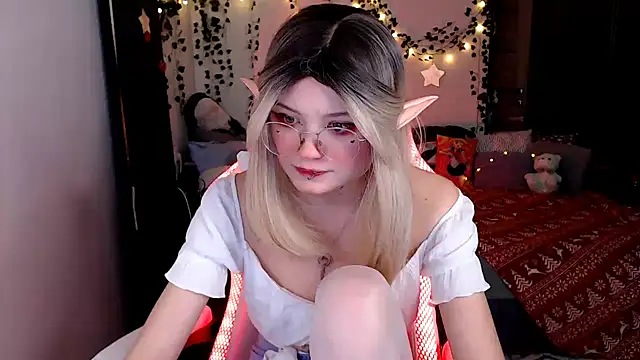 MissToree online show from December 26, 2024, 9:04 pm