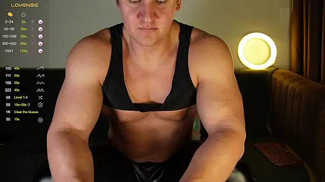 Snapshot of SteeveMuscle chatting on February 9, 2025, 5:40 am SteeveMuscle online show from February 9, 2025, 5:40 am