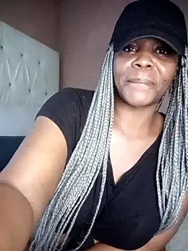 SQUITBOOTY online show from July 24, 2026, 6:42 am
