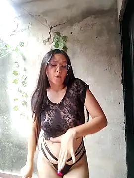 Camilatinass  online show from April 11, 2026, 12:20 pm