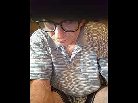 ROBERT0516 online show from July 4, 2026, 5:36 am
