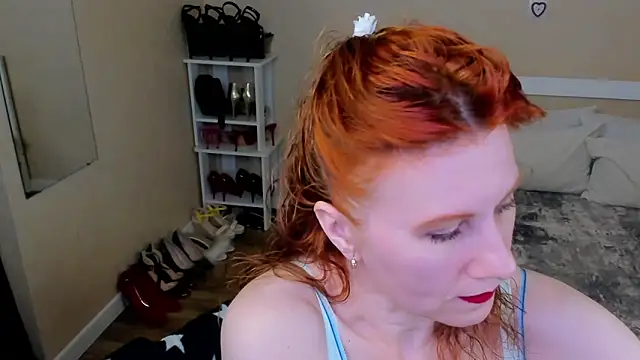 FoxySophia online show from June 10, 2026, 5:47 pm