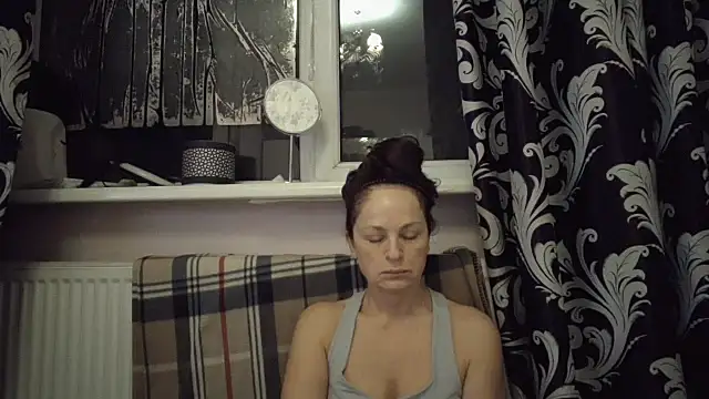 LindaStarS online show from February 14, 2026, 4:13 am