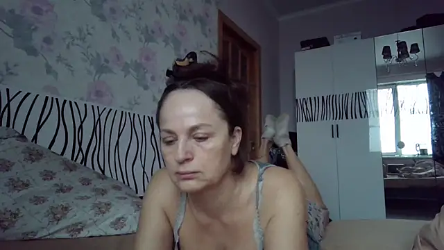 LindaStarS online show from February 6, 2026, 5:47 am