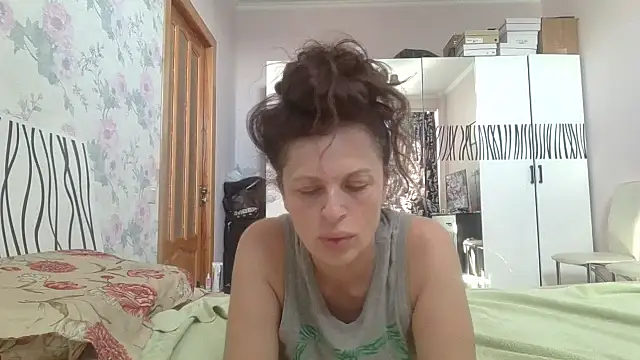 LindaStarS online show from June 5, 2026, 2:12 pm