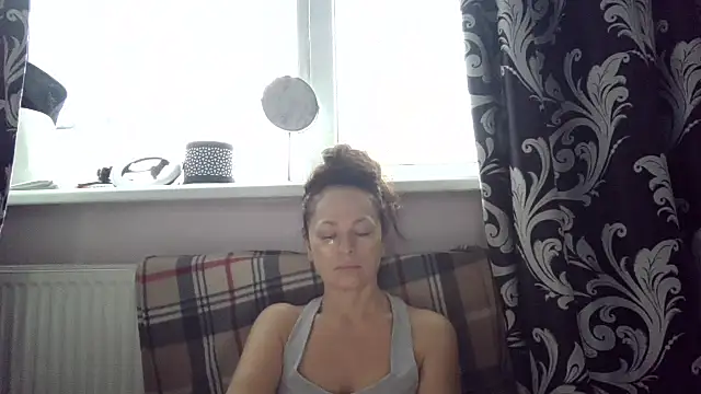 LindaStarS online show from February 15, 2026, 6:25 am