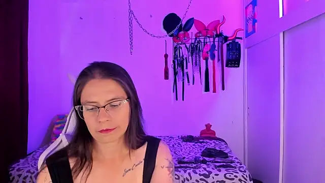 Snapshot of dungeongirls chatting on November 28, 2025, 9:48 pm dungeongirls online show from November 28, 2025, 9:48 pm