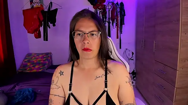 Snapshot of dungeongirls chatting on February 24, 2026, 8:21 pm dungeongirls online show from February 24, 2026, 8:21 pm