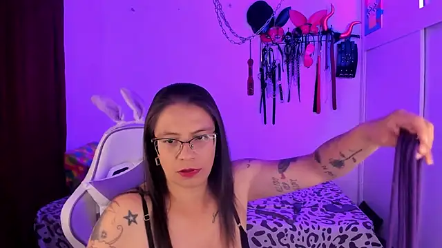 Snapshot of dungeongirls chatting on November 27, 2025, 9:26 pm dungeongirls online show from November 27, 2025, 9:26 pm